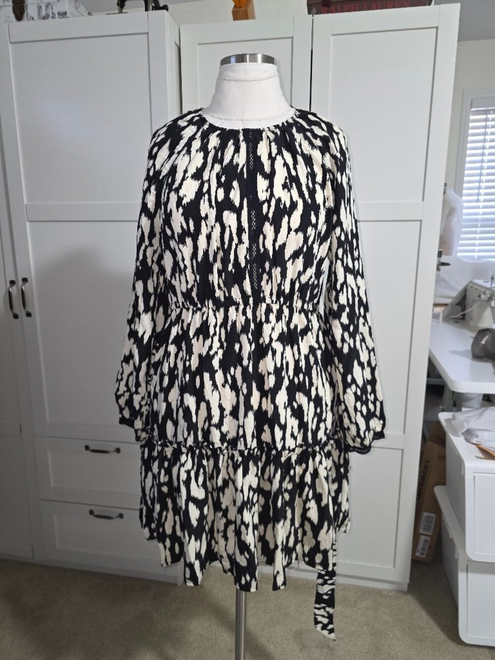 TIME AND TRU LONG SLEEVE BLACK SOOT MINI DRESS